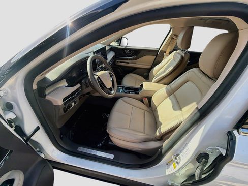 Used 2023 Lincoln Corsair FWD image 19