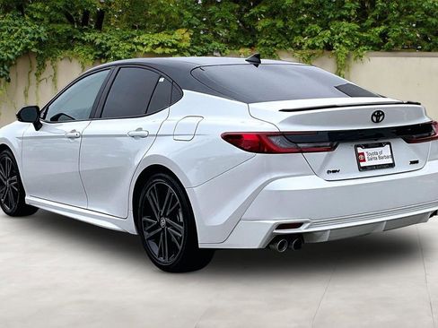 Used 2025 Toyota Camry XSE FWD image 4