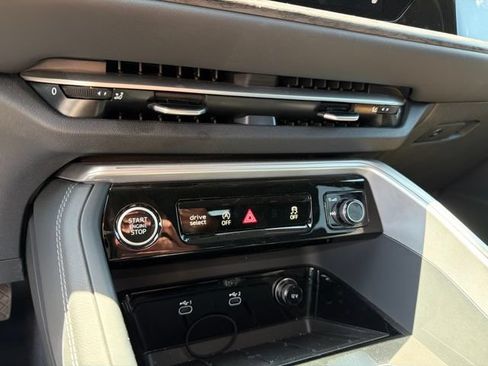 Used 2025 Audi Q5 Premium w/ Convenience Package AWD/4WD image 8