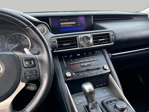 Used 2018 Lexus IS 300 AWD w/ Premium Package image 7