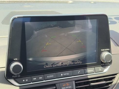 Used 2024 Nissan Altima 2.5 SV FWD image 25