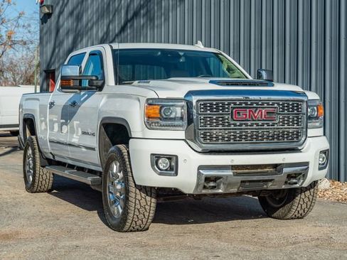 Used 2019 GMC Sierra 2500 Denali w/ Duramax Plus Package image 8