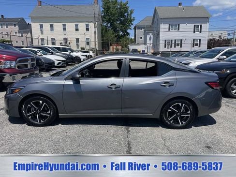 Used 2024 Nissan Sentra SV FWD image 10