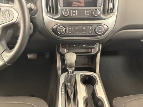 Used 2022 Chevrolet Colorado LT w/ LT Convenience Package AWD/4WD image 21