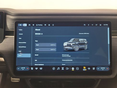Used 2024 Rivian R1S Adventure AWD/4WD image 29