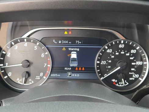 Used 2024 Nissan Titan SV w/ SV Convenience Package RWD image 22