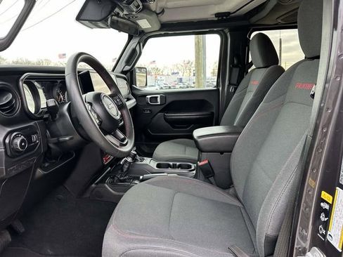 Used 2024 Jeep Wrangler Rubicon image 10