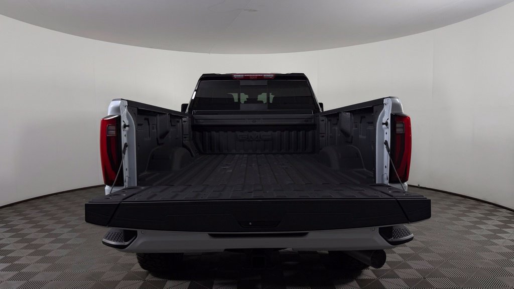 Used 2026 GMC Sierra 2500 Denali Ultimate w/ LPO, Black Badging Package AWD/4WD image 11