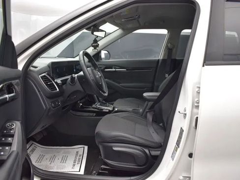 Used 2025 Kia Seltos S FWD image 14