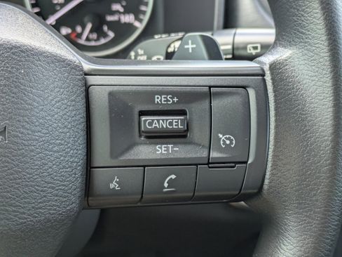 Used 2025 Nissan Rogue S FWD image 22