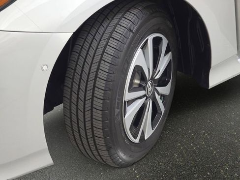 Used 2019 Toyota Prius Prime Advanced w/ Preferred Accessory Package image 34