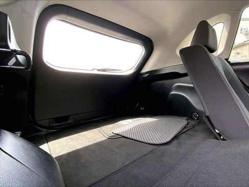 Used 2023 Toyota RAV4 XLE FWD image 28