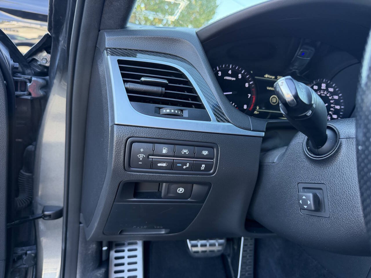 Used 2018 Genesis G80 3.3T Sport RWD image 14