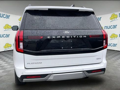 Used 2025 Ford Expedition Max Platinum AWD/4WD image 3