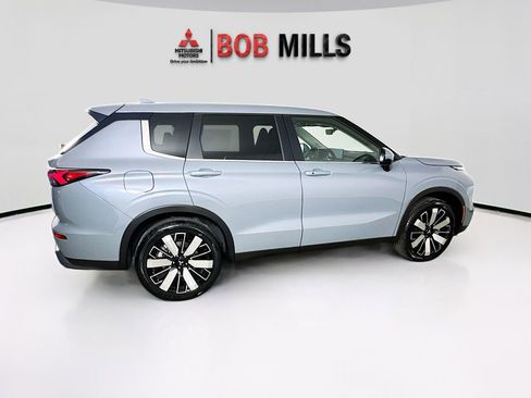 New 2026 Mitsubishi Outlander SE image 8