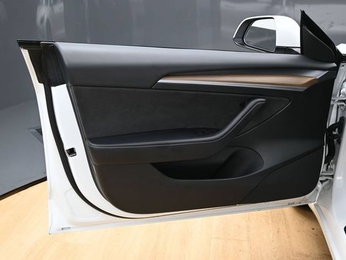 Used 2023 Tesla Model 3 Standard Range RWD image 42