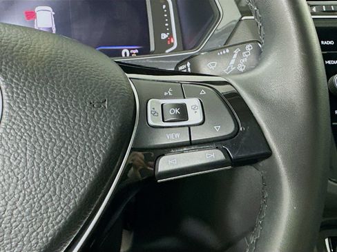 Used 2020 Volkswagen Tiguan SEL AWD/4WD image 19