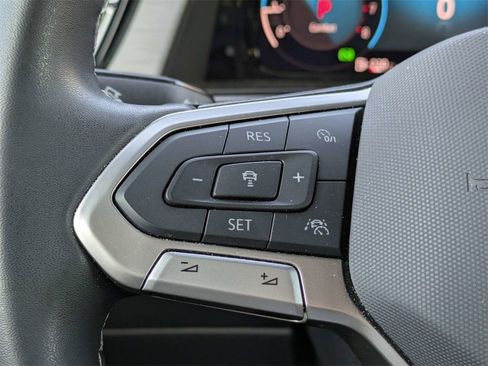 Certified 2024 Volkswagen Atlas Cross Sport SE image 33