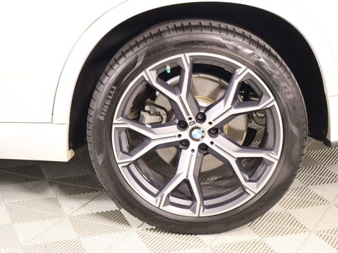 Used 2019 BMW X5 xDrive50i w/ M Sport Package image 21