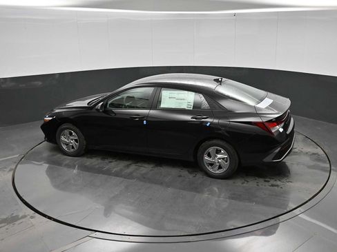 New 2026 Hyundai Elantra SE FWD image 27