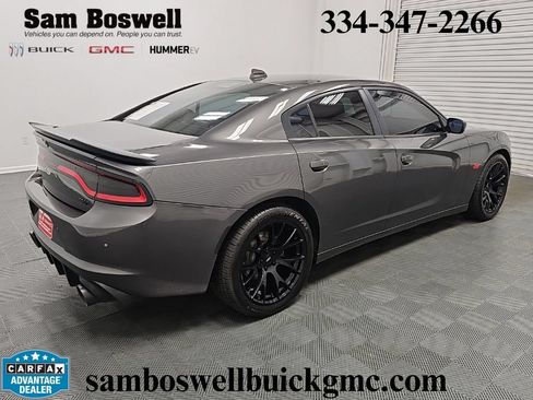 Used 2017 Dodge Charger R/T w/ Premium Group RWD image 8