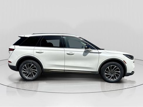 Used 2021 Lincoln Corsair FWD image 8