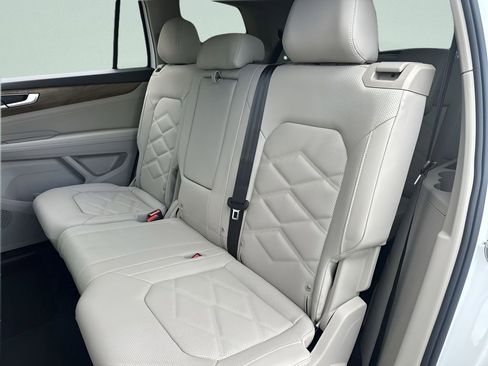 New 2026 Volkswagen Atlas SE FWD image 23