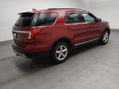 Used 2017 Ford Explorer XLT image 10