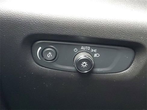 Used 2023 Chevrolet Traverse High Country image 21