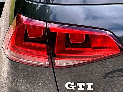 Used 2015 Volkswagen GTI S FWD image 30