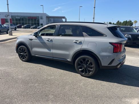 Used 2022 Kia Sorento SX image 4