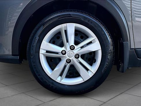 Used 2024 Nissan Kicks S image 9