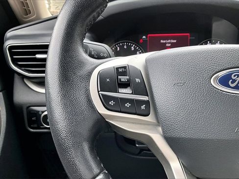 Used 2023 Ford Explorer XLT w/ Equipment Group 202A image 10