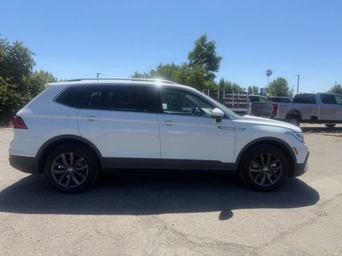 Used 2022 Volkswagen Tiguan SE FWD image 6