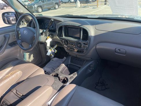 Used 2007 Toyota Sequoia SR5 RWD image 10