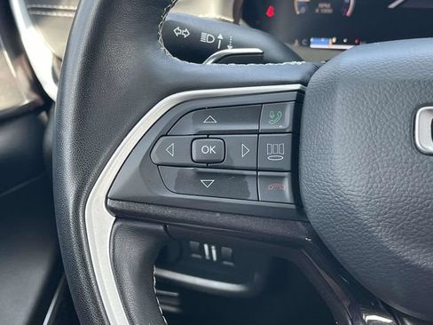 Used 2022 Jeep Grand Cherokee L Laredo w/ Luxury Tech Group I AWD/4WD image 28