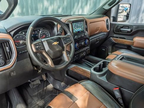 Used 2022 Chevrolet Silverado 3500 High Country image 23