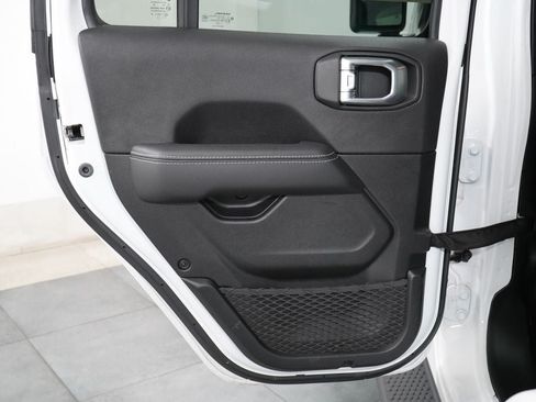 Used 2023 Jeep Wrangler Unlimited Sahara w/ Cold Weather Group AWD/4WD image 23