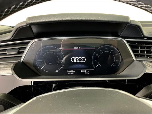 Used 2022 Audi e-tron Premium Plus w/ Premium Plus Package AWD/4WD image 13