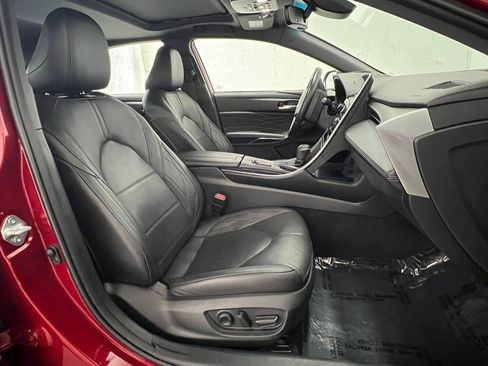 Used 2021 Toyota Avalon Limited w/ Advanced Safety Package FWD image 12