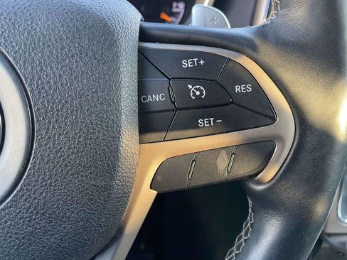Used 2017 Jeep Grand Cherokee Limited w/ Luxury Group II image 33