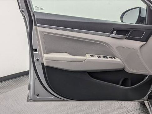 Used 2020 Hyundai Elantra SEL image 13
