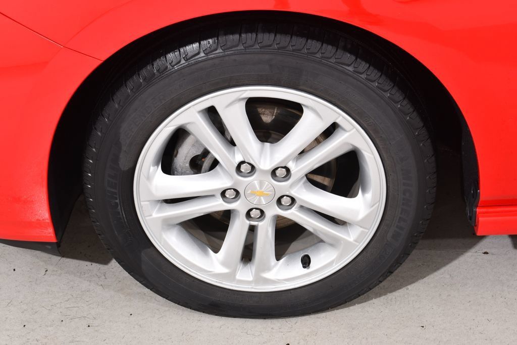 Used 2017 Chevrolet Cruze LT w/ Sun And Sound Package FWD image 24