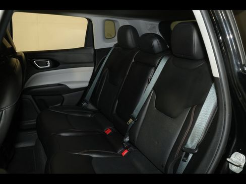 Certified 2022 Jeep Compass Limited w/ Sun and Sound Group AWD/4WD image 30
