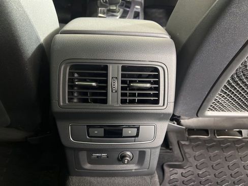 Used 2023 Audi Q5 2.0T Premium w/ Convenience Package image 17