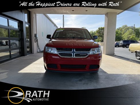 Used 2019 Dodge Journey SE FWD image 3