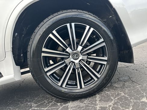 Used 2018 Lexus LX 570 4WD w/ Luxury Package image 20