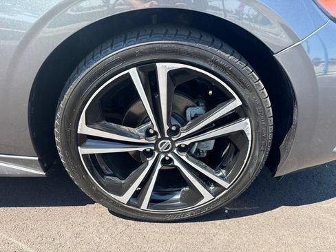 Used 2022 Nissan Sentra SR w/ Electronics Package FWD image 20