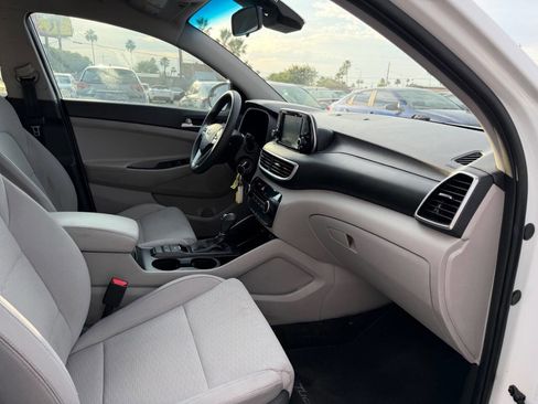 Used 2020 Hyundai Tucson SE image 29