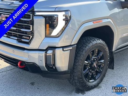 Used 2024 GMC Sierra 2500 AT4 w/ AT4 Premium Plus Package AWD/4WD image 9
